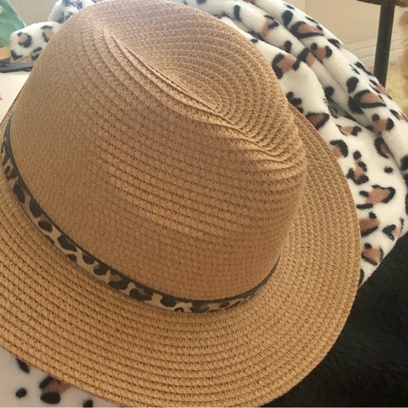NWT! Chocolate Brown Animal Print Hat - Picture 4 of 8